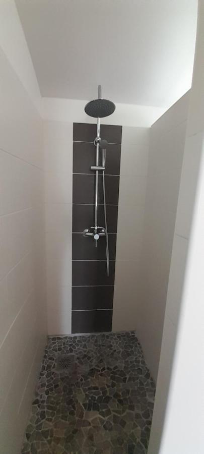 Chambre Chez Corinne Et Bernard Cazouls-les-Beziers ภายนอก รูปภาพ